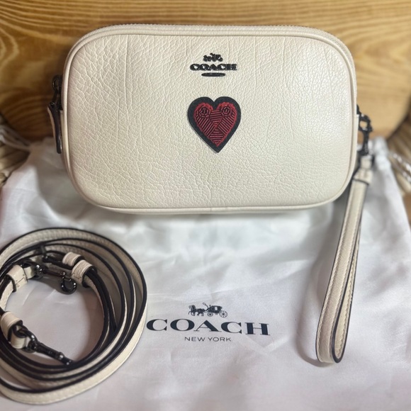 Coach Leather Cream Camera Bag Crossbody or Wristlet w/Embroidery Heart #58391 - Picture 1 of 16